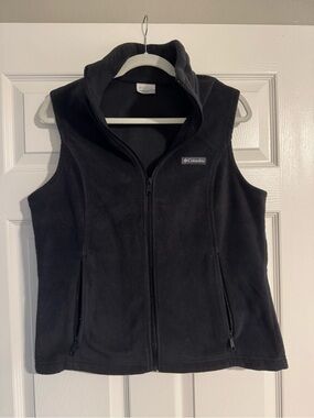 Columbia Black Fleece Vest with Blue Accent